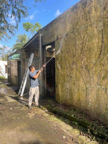 久柘裝修工程 - 高壓清洗牆面爬藤枯枝