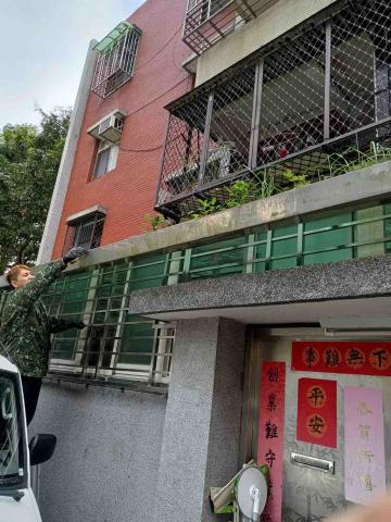 專業服務團隊 - 屋頂除草作業