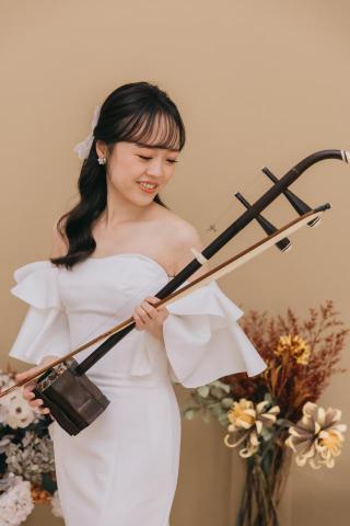 蘇郁捷 - 教學有耐心，國小擔任二胡首席，榮獲多次學生音樂比賽優等前三名。