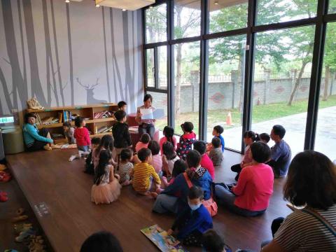 Angel老師 - 圖書館說故事志工