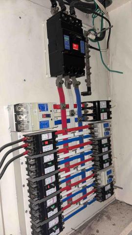 築望工程有限 - 新增開關箱配電拉線