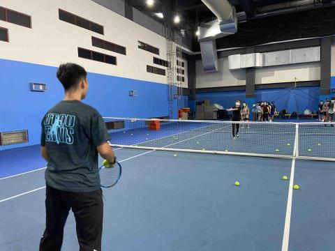 何立梧 （Liwu）tennis - 海洋大學網球社教練