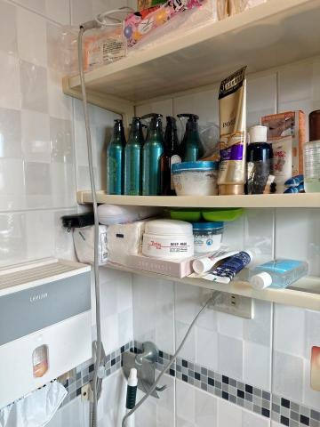 光明居家清潔 - 浴室的清潔用品雜亂. 
幫客戶收納整齊