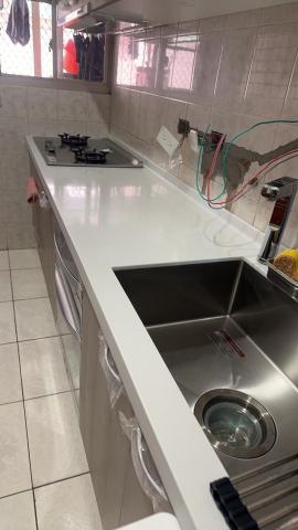 光明居家清潔 - 幫客戶整理廚房.去除洗手台水溝.廚房油垢。