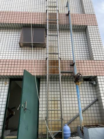 鐵工快客 - 服務項目：
鐵皮屋搭建/圍籬/爬梯/鐵件焊接/白鐵/黑鐵/鐵件維修