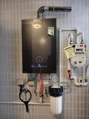 李小雞 - 海爾sa2 數位恆溫渦輪熱水器 20公升機種