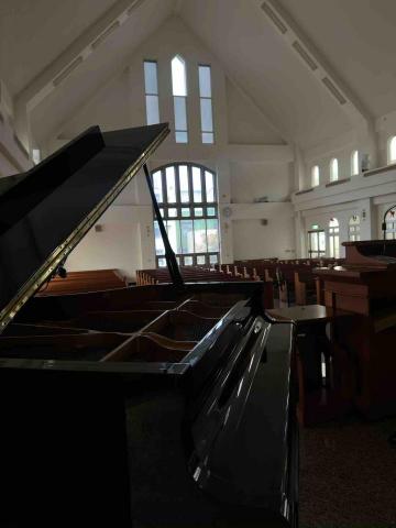 陳信仲 - 沙鹿聖教會平台琴調音