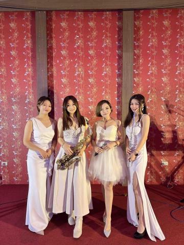 唱跳婚禮 主持人彎彎💓 - 樂團演出