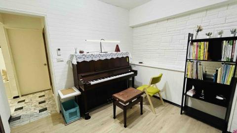 Joshua成人鋼琴工作室｜捷運科技大樓站 - 工作室鋼琴