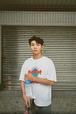 提供高雄衝浪教學服務的專家王威盛