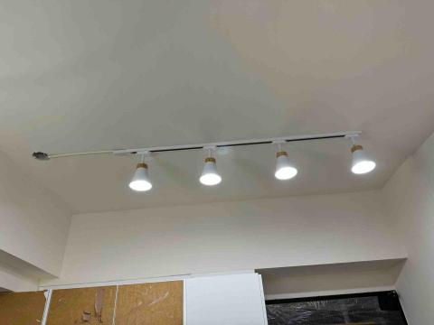 晉淵水電工程 - 軌道燈安裝