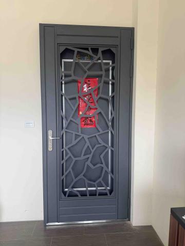 鈞皓門業/小林客製大門 - 雷割門花外門 鈞皓門業/小林客製大門 - 雷割門花外門