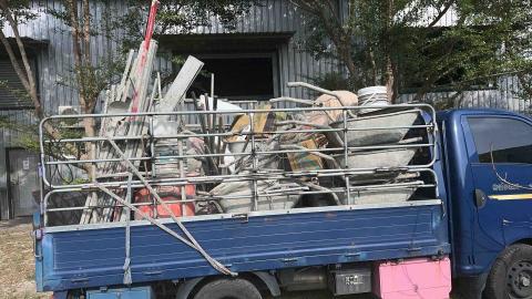 搬家阿牛 - 泥作工具運送