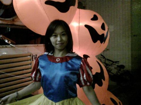 Claudia H 美語家教 - 佳音英語萬聖節裝扮
