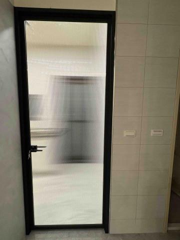 細鋁框門｜淋浴拉門｜玻璃明鏡｜鋁門窗工程 - 細鋁框門 黑砂色 長虹玻璃 房間門 廚房門