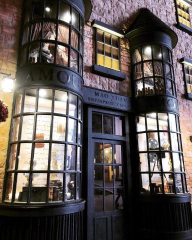 Elsa Chen - Amour  阿沐
櫥窗設計 - 哈利波特風格