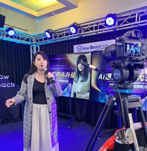 小手佳佳 | 品牌策略與設計顧問 - AI設計服務線上直播研討會 小手佳佳 | 品牌策略與設計顧問 - AI設計服務線上直播研討會