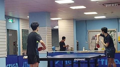 墨家機關乒乓老人女人男人 - 