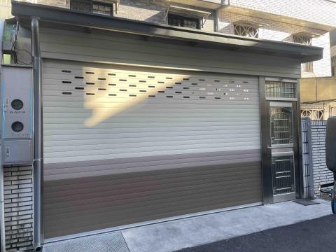 鑫鋼（傳統、安全捲門維修安裝） - 鋁合金安全捲門、風孔門板。