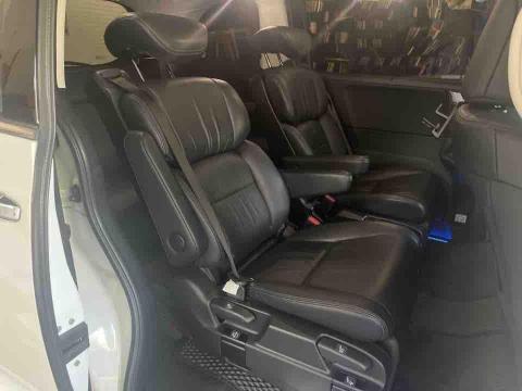 郭騰元 - 車輛內裝 、第二排獨立座椅