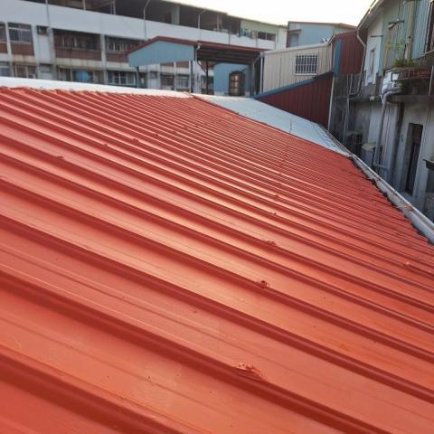 簡宗威 于杰鐵類工程 - 武仁街屋頂船舶底漆 簡宗威 于杰鐵類工程 - 武仁街屋頂船舶底漆