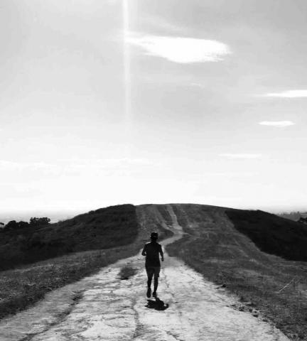 提供jk製服服務的專家Peter Huang