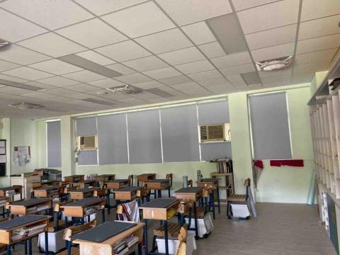 窗簾小姐 - 學校捲簾