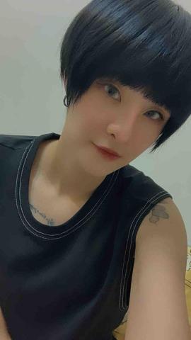 提供配音服務的專家徐敬