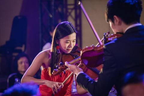 愛信義有限公司 - 企業活動表演團隊規劃