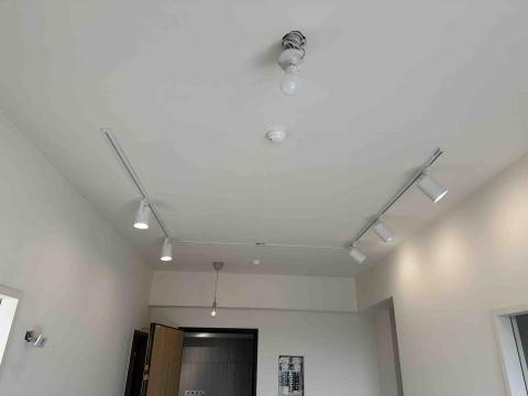 水電阿祥 - 軌道燈