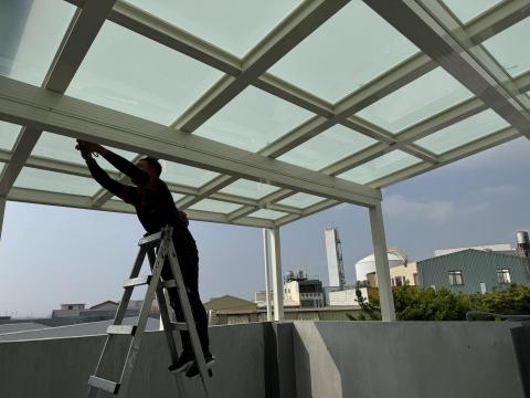 娜米朵 - 採光罩施工