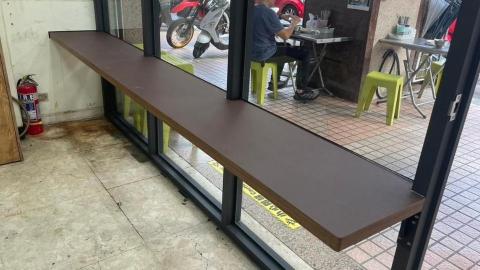 朱家麟 - 涼麵店桌板-安裝完成