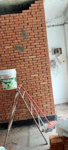 騰機泥做 - 磚牆隔間