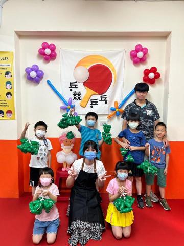 小曼姐姐玩氣球 - 與桌球室合作氣球教學活動