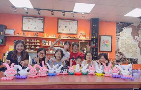 小曼姐姐玩氣球 - 與咖啡先生合作氣球教學課