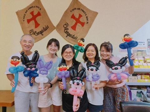 小曼姐姐玩氣球 - 與咖啡先生合作氣球教學課