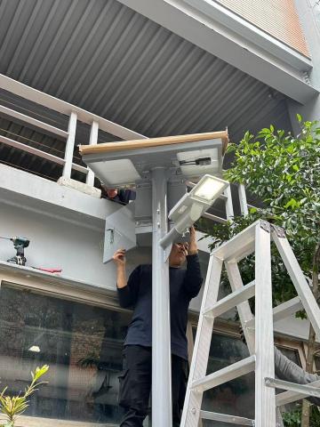 興利富實業水電 - 太陽能路燈、立桿、基礎座施作、 配電箱、控制器、sensor、battery、太陽能板安裝 興利富實業水電 - 太陽能路燈、立桿、基礎座施作、 配電箱、控制器、sensor、battery、太陽能板安裝