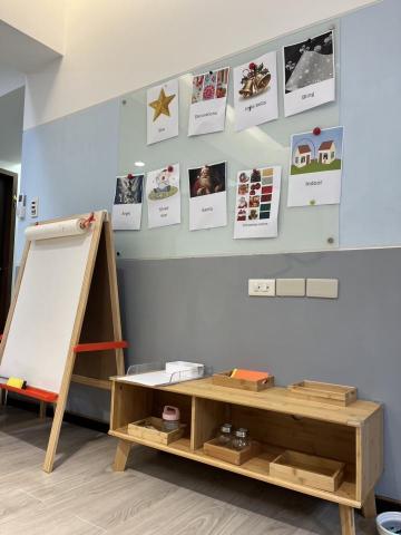 江小姐 - 教室有白板區可供教學使用