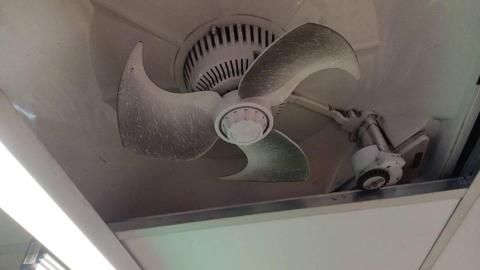 陳芳卿 - 排風扇的清潔前