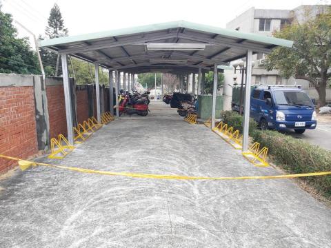 何美工程行 - 車棚完工