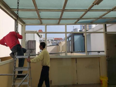 何美工程行 - 鋁門窗安裝