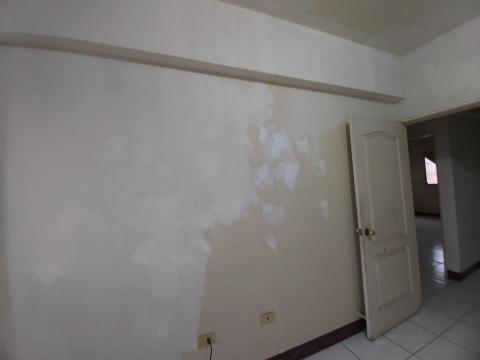 何美工程行 - 油漆、批土