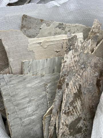 樂禾環境有限公司 - 廢塑膠地板清運
