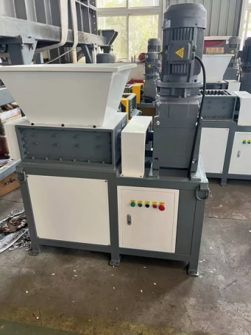 樂禾環境有限公司 - 未來的新夥伴，塑膠包鐵破碎機