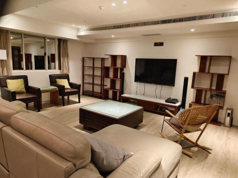 劉菁容（龍盈清潔） - 100多坪搬家打掃