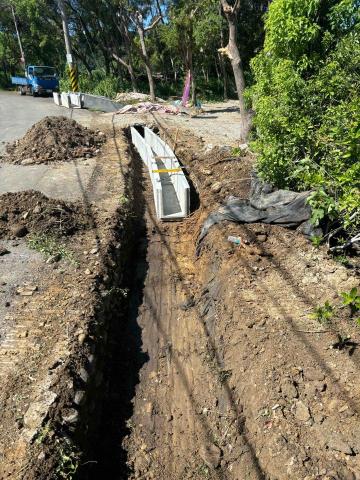 思木魚工程有限公司 - 擺預鑄溝