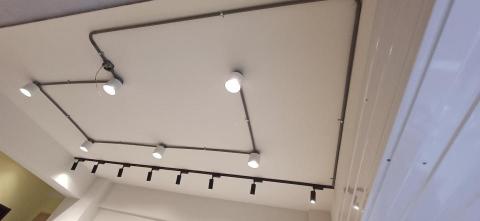 蔣瑋晟 - 軌道燈配管安裝設計