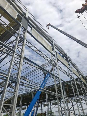 李濬紘 - 大型案場吊裝