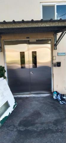 清文有限公司 - 更換白鐵門