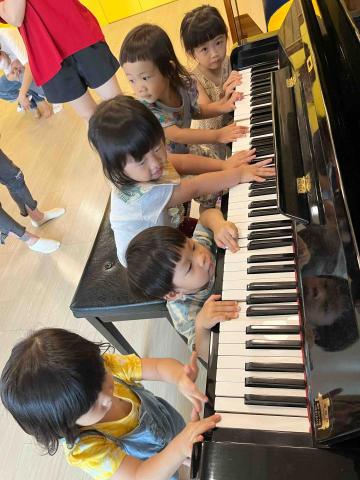 Rita老師台中鋼琴教學/大提琴教學 - 小萌娃 Rita老師台中鋼琴教學/大提琴教學 - 小萌娃